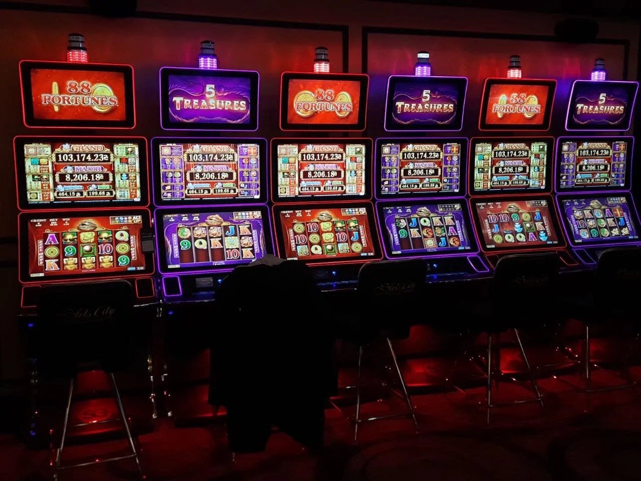 Een Fins restaurant geïnspireerd op Lapland met een casinosfeer